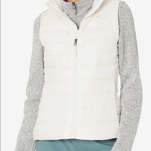 The North Face Aconcagua Vest in S, Gardenia White, excellent condition